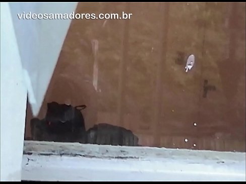 ❤️ Καυλωμένος άντρας που παρακολουθεί τη φίλη του με έναν άλλο άντρα, καταγράφοντας ένα γαμημένο βίντεο χωρίς να ενοχλεί το ζευγάρι ️ Γαμημένο βίντεο